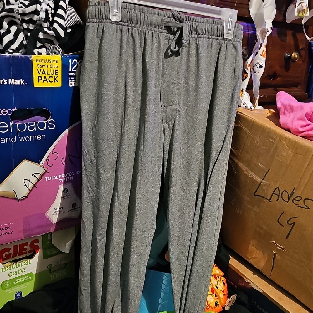 !!.          Men's  M Charcoal Joggers.     S1